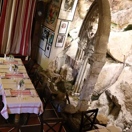 Hotel La Mere Poulard 3*