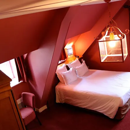 Hotel La Mere Poulard 3*