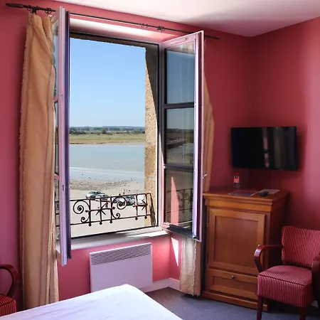 Hotel La Mere Poulard 3*