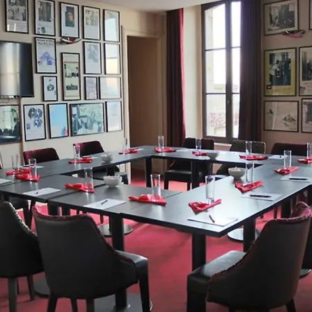 Hotel La Mere Poulard 3*