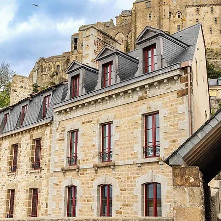 Отель La Mere Poulard Mont-Saint-Michel