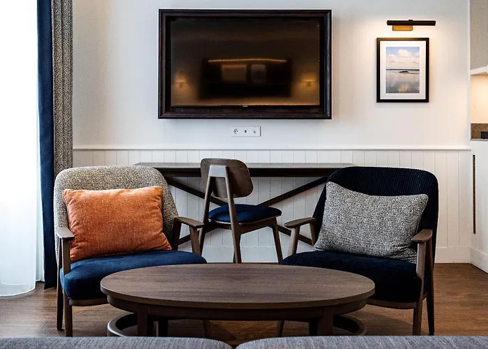 Отель La Mere Poulard Mont-Saint-Michel