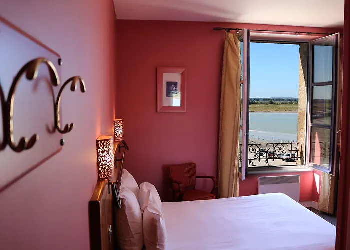 Hotel La Mere Poulard 3*