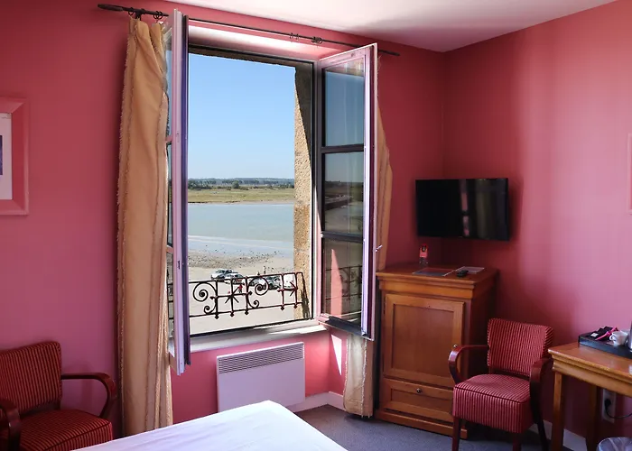 Отель La Mere Poulard 3*