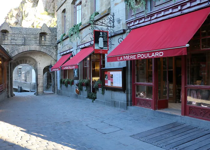 Отель La Mere Poulard Mont-Saint-Michel